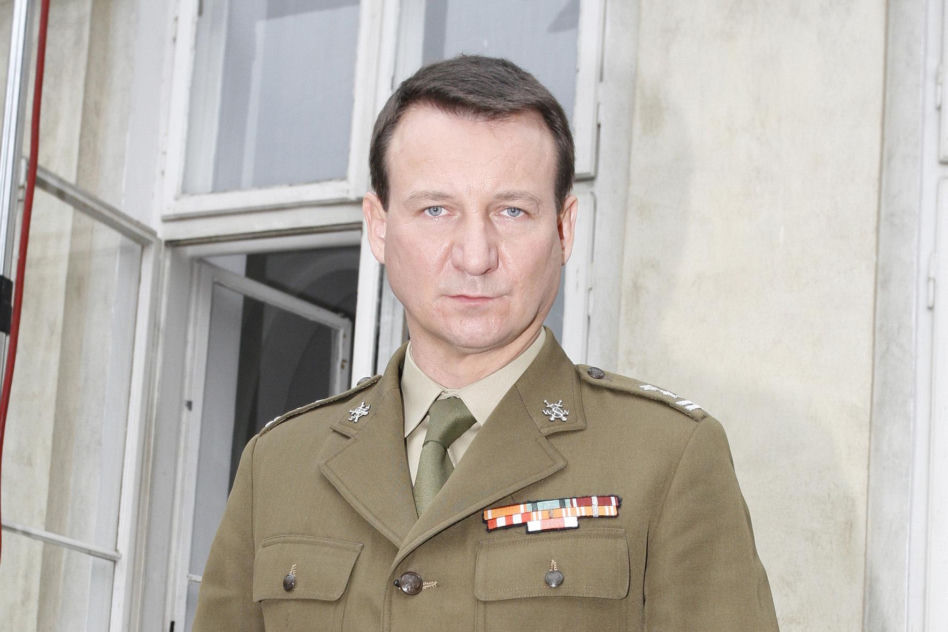 Robert Więckiewicz zaczynał w technikum budowlanym. Tak wyglądała jego niezwykła metamorfoza