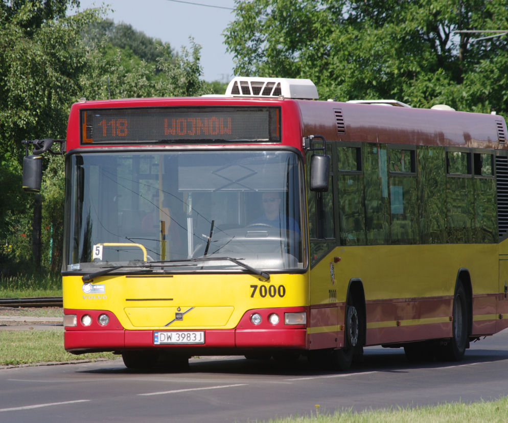 Teraz żeby dojechać autobusem MPK z centrum Wrocławia do Wojnowa trzeba się przesiadać ze np. ze 145 w inną linię
