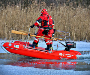 Drony, sonary i ratownicy na lodzie. Trwają poszukiwania zaginionego seniora!