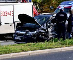 Autobus zderzył się z osobówką