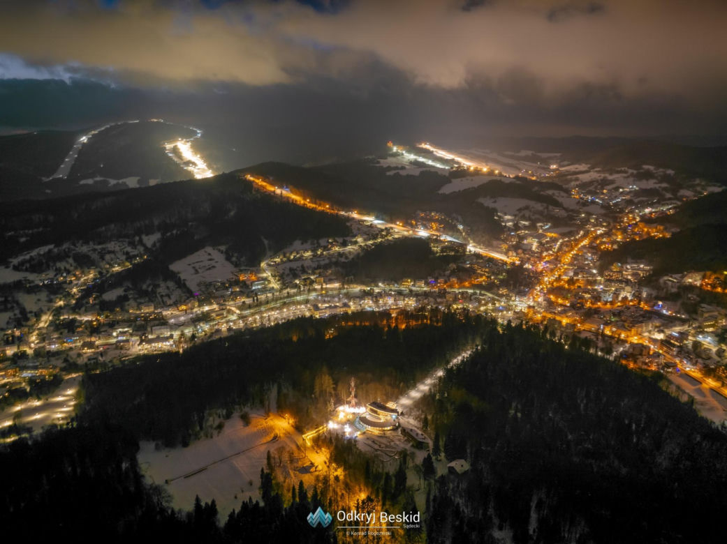 Krynica-Zdrój nocą. Niesamowite zdjęcia z serca Małopolski! 