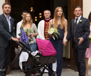 Na dobre i na złe odc. 575. Blanka (Pola Gonciarz), Wiktoria (Katarzyna Dąbrowska), Tomasz (Ireneusz Czop), Przemek (Marcin Rogacewicz), Ola (Anna Karczmarczyk)
