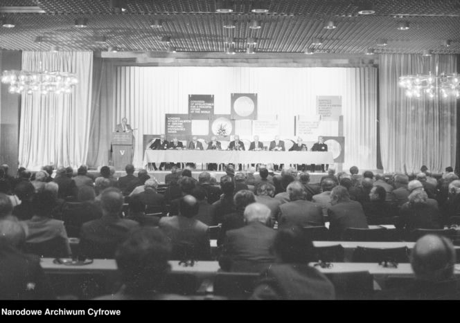 Kongres Intelektualistów w Obronie Pokojowej Przyszłości Świata w Hotelu Victoria w Warszawie