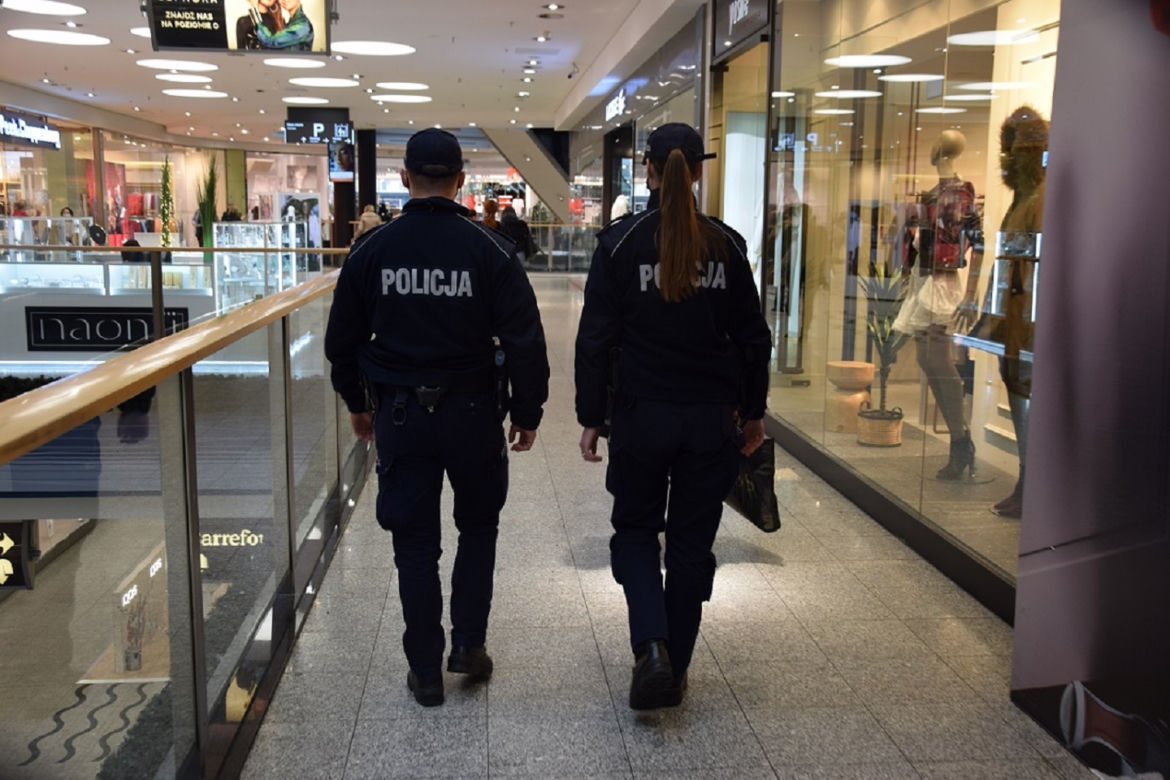 Kraków. Zmasowane kontrole w galeriach handlowych. Za co wlepiają mandaty?