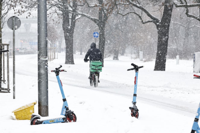 Gołoledź paraliżuje Polskę