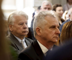 Monika Olejnik na pogrzebie senatora Piesiewicza. Towarzyszył jej ukochany
