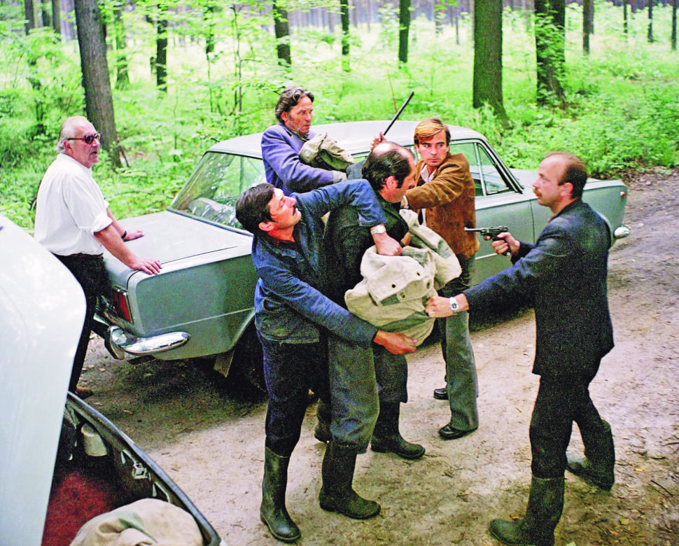 Kadr z filmu "Hazardziści" (1975)