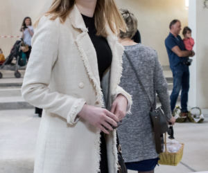 Kinga Duda z ojcem i dziadkiem na wielkanocnym święceniu 