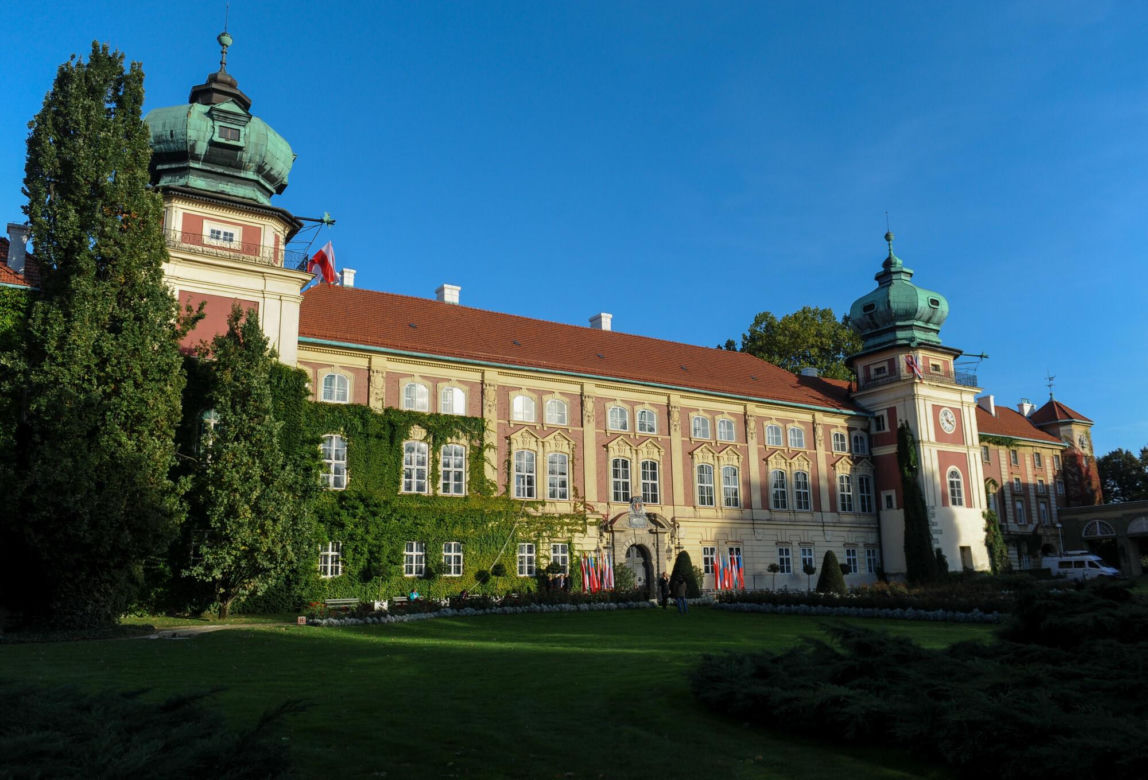 To najpiękniejsze zamki w Polsce. Poczujesz się tam jak w bajce