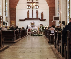 Ostatnie pożegnanie Pauliny. 25-latka została brutalnie zamordowana na oczach dzieci 