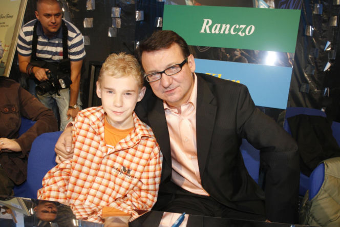 Zagrał Wojtka w "Rodzinie zastępczej". Nie do wiary, jak dziś wygląda była dziecięca gwiazda