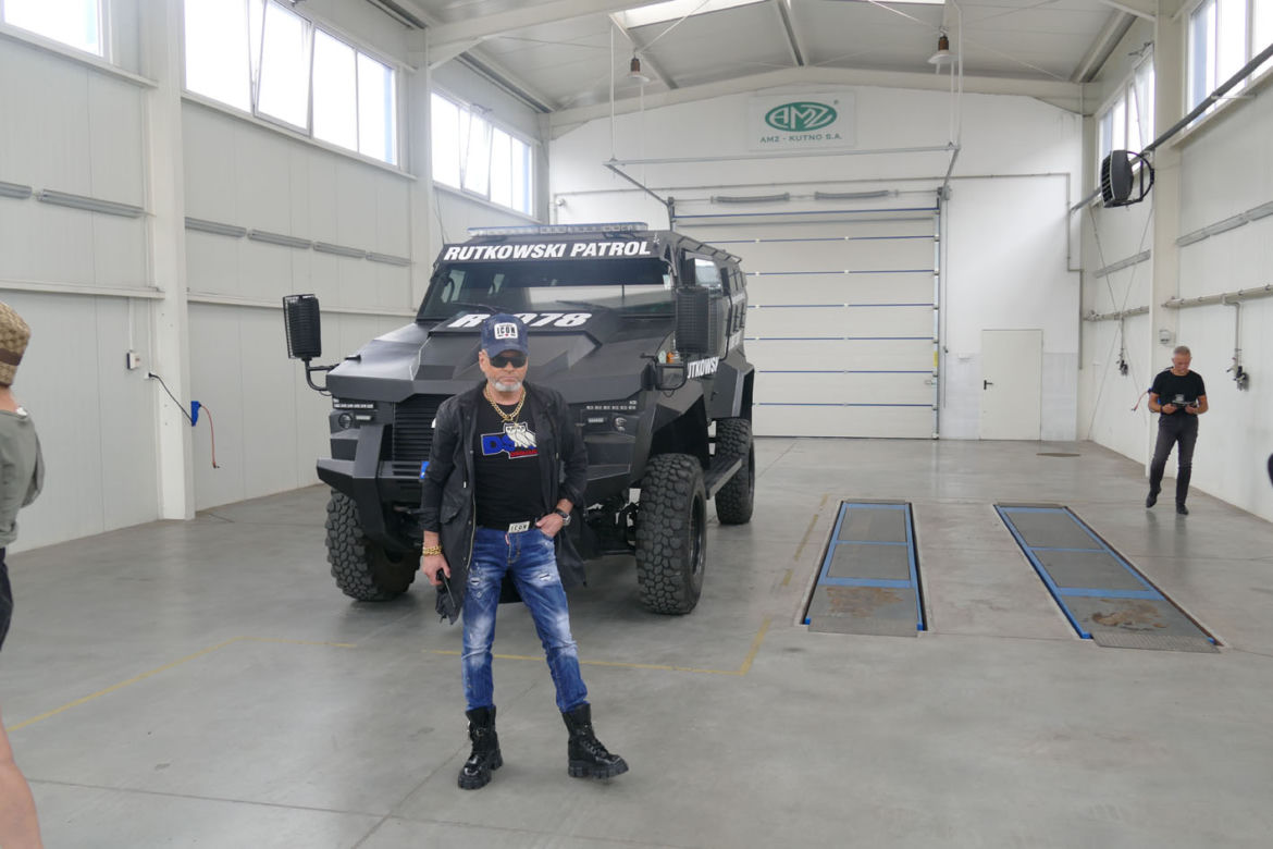 Krzysztof Rutkowski odebrał nowe auto. To POTWÓR