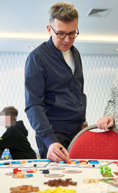 Maciej Kurzajweski wyznaje, że wspaniale być dziadkiem