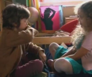 RODZINKA.pl 3. Kacper (Mateusz Pawłowski) i Zosia (Emilia Dankwa) - pierwszy pocałunek