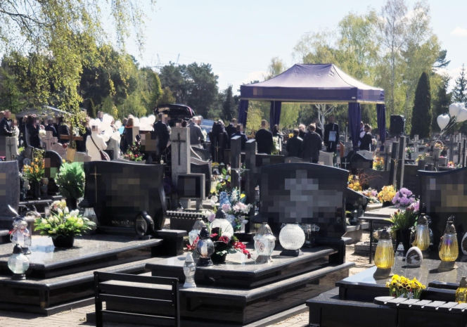 Pogrzeb 4-letniego Szymka. Chłopczyk wypadł z balkonu w Bydgoszczy