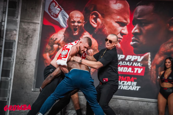 Ring girls Gromda 24