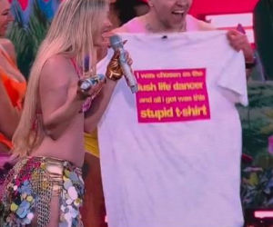 Radny z Konina na scenie z Zara Larsson