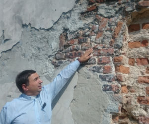Lublin: Mur zabytkowego kościoła zaczął się „sypać”. Odsłoni NIEZNANĄ HISTORIĘ?