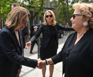 Pogrzeb Andrzeja Wielowieyskiego. Żegnało go wielu księży
