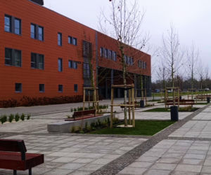 Plac przed Netto Areną po przebudowie