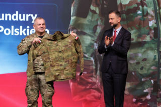 RYSIE dla polskich żołnierzy. Nowe mundury Wojska Po