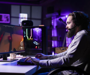 Najlepsze promocje dla graczy na Black Friday. PS5 od 1589 zł i laptopy gamingowe od 2399 zł