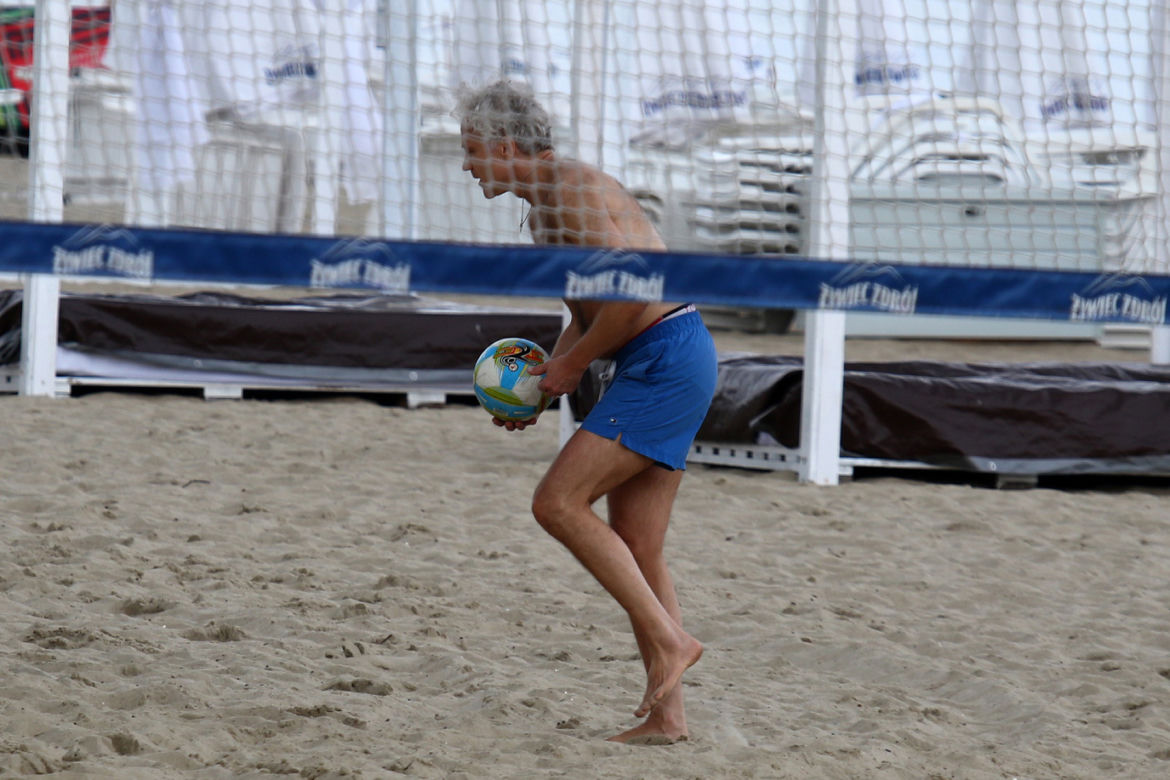 Radosław Pazura na plaży w Sopocie