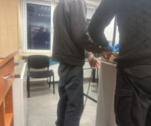 Łomża. Ukradł puszkę WOŚP, a później rzucił się z nożem na policjantów!