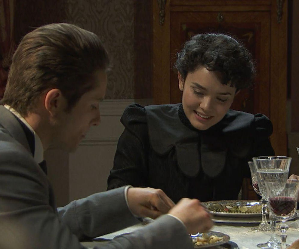 Akacjowa 38, odcinek 807: Diego próbuje uwolnić Blancę, ale uzbrojony Jaime staje mu na drodze