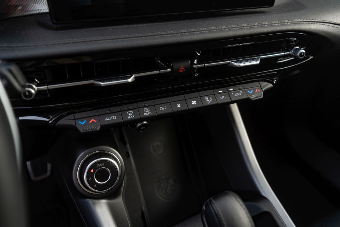 Alfa Romeo Tonale 1.5 T4 Hybrid 130 KM Edizione Speciale
