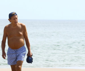 Smutny Englert samotni snuje się po plaży, Zona aktora wybrała zimną północ