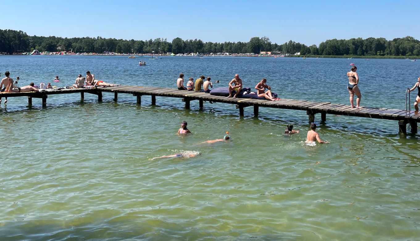 Wszyscy pojechali nad wodę! Tak wyglądała niedziela nad jeziorem Białka [ZDJĘCIA]