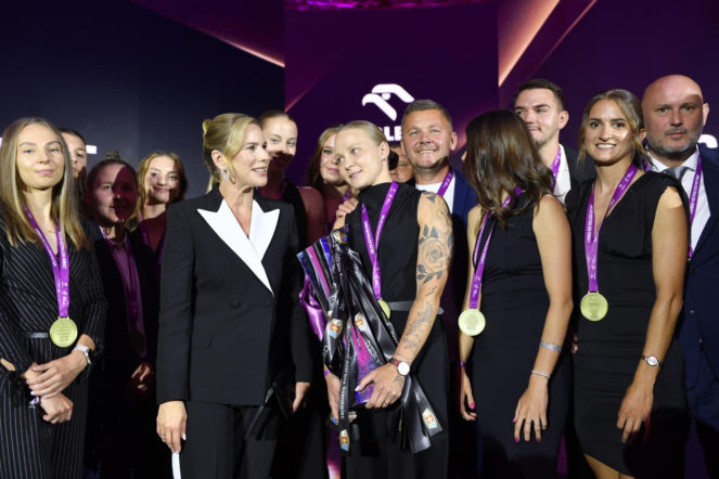Marta Nawrocka błyszczała na piłkarskiej gali. Tak wyglądało jej spotkanie z Kuleszą