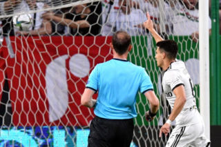 BARTOSZ KAPUSTKA - kontuzja zniszczyła mu sezon! Michniewicz: To bardzo trudny moment dla Bartka i dla nas