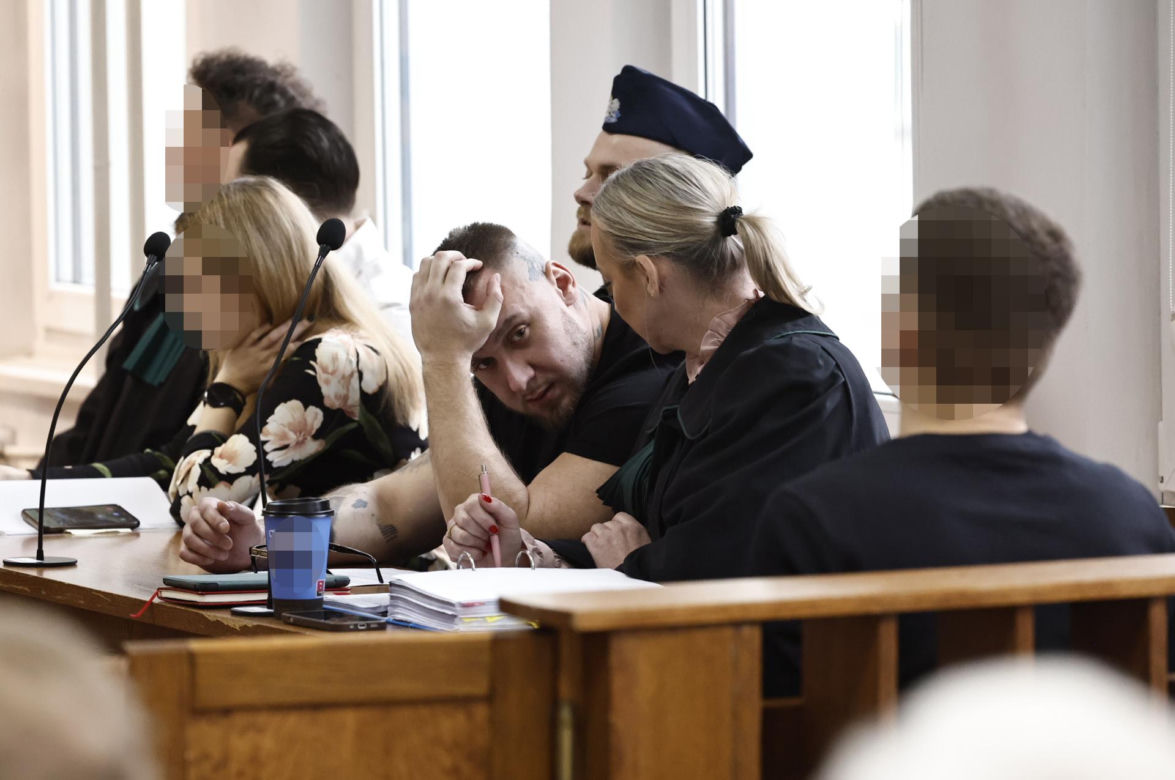 Łukasz Żak w sądzie. Sypie się linia obrony jego kolegów. Biegły: „Każdy ma obowiązek udzielenia pomocy”