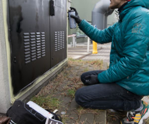 Artysta pomaluje skrzynki elektryczne w centrum Katowic. Chce zwrócić uwagę na problem dewastacji w przestrzeni publicznej