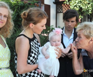 M jak miłość. Hania (Maja Marczak), Natalka (Marcjanna Lelek), Ula (Iga Krefft), Barbara (Teresa Lipowska), Franek (Piotr Nerlewski)