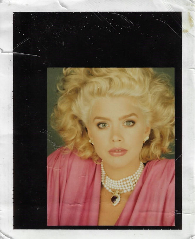 Nieznana historia Debbie Dickinson