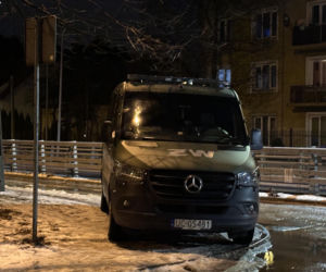 Koszmarna tragedia w Legionowie. Musieli wyważać drzwi wejściowe. Odnaleziono ciało żołnierza 