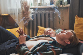 Palisz „tylko czasem”? W staraniach o dziecko to może mieć większe znaczenie niż myślisz