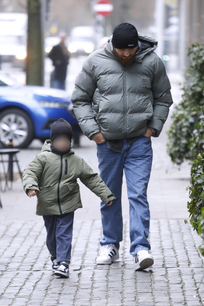 Jan Błachowicz z partnerką i synem