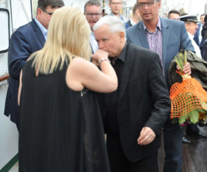 JAROSŁAW KACZYŃSKI NA ŻAGLOWCU.