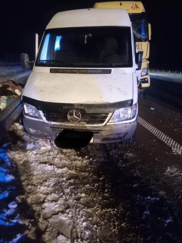 Zambrów. Tragiczny wypadek na S8. Dwie osoby nie żyją. 5 jest rannych Na busa najechała ciężarówka