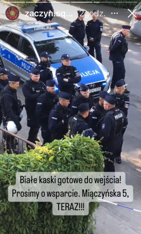 Skłotersi zajęli budynek na Mokotwie. Policja: "Wylewano na nas farbę i fekalia"