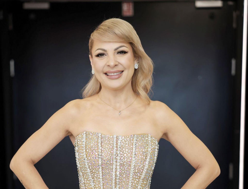 Magdalena Narożna królową ramówki Polsatu! Gwiazda disco polo w odważnej mini z błyskiem!