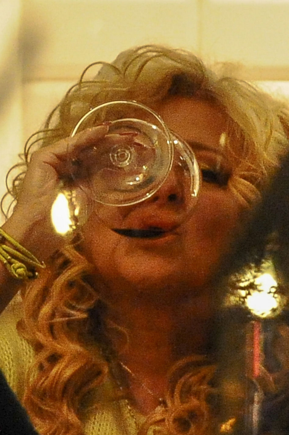Magda Gessler ma mróz na sandałach 