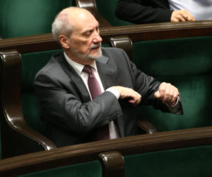 Pupil Macierewicza Wyciągnął z wojska miliony zlotych