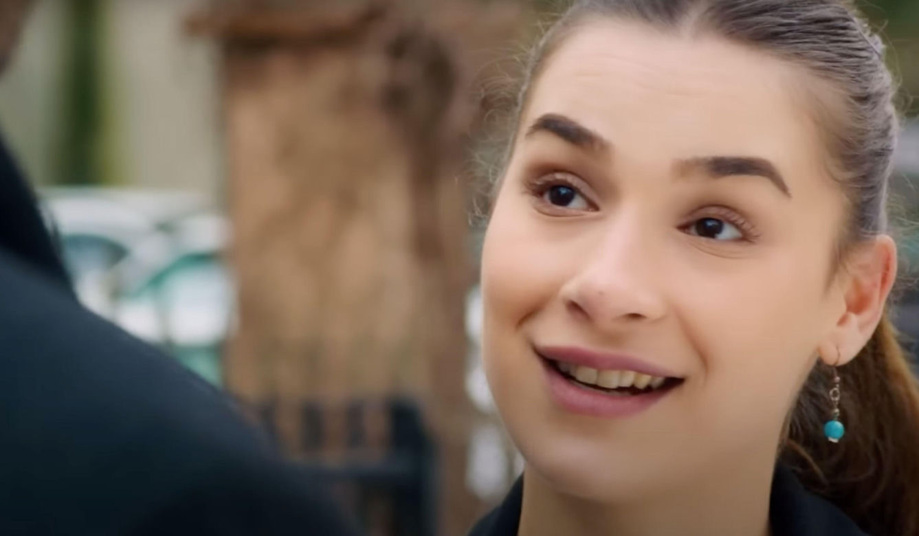 Ege będzie opiekował się Zeynep, a Bulent zacznie podejrzewać, że coś ich łączy.