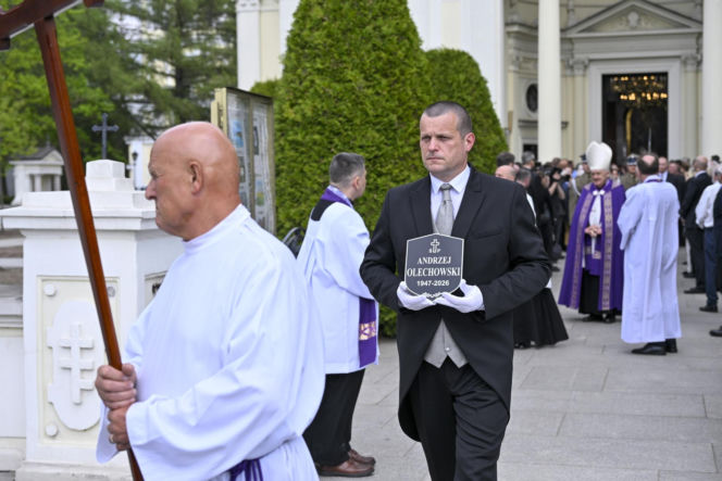 Grób Andrzeja Olechowskiego