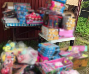 Kupiłeś dziecku TAKĄ zabawkę? Może zagrażać zdrowiu! Nielegalne zabawki w hurtowni
